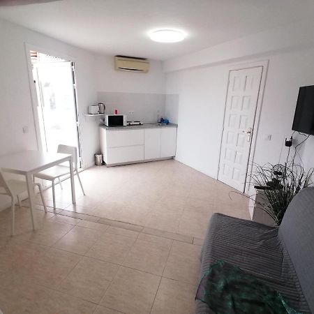 Small Studio, 50 M Front Of The Ocean & Free Wifi Playa Fanabe Ngoại thất bức ảnh