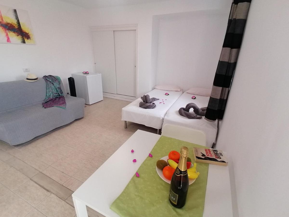 Small Studio, 50 M Front Of The Ocean & Free Wifi Playa Fanabe Ngoại thất bức ảnh